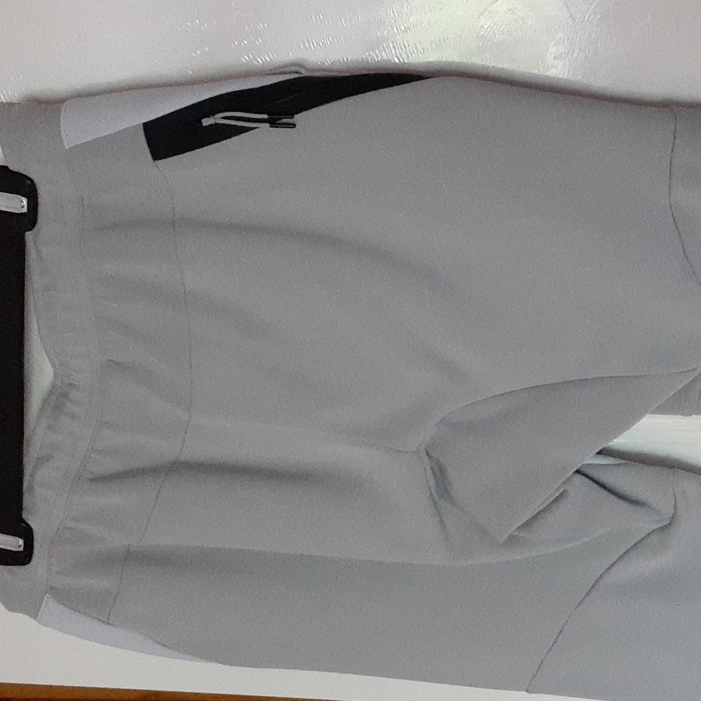 Nike Tech Pants - Picture 4 of 8